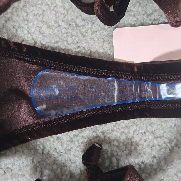 NWT Chloe Rose Revolve Sun Soaked Velvet Bikini Set In Bronze Size Small - Picture 13 of 15